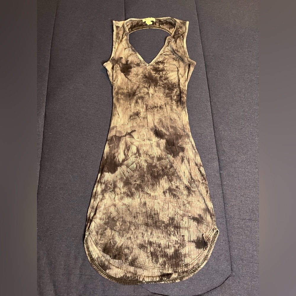 Gray and Black tight fitting dress. Very Stretchy and comfy! Size: Small